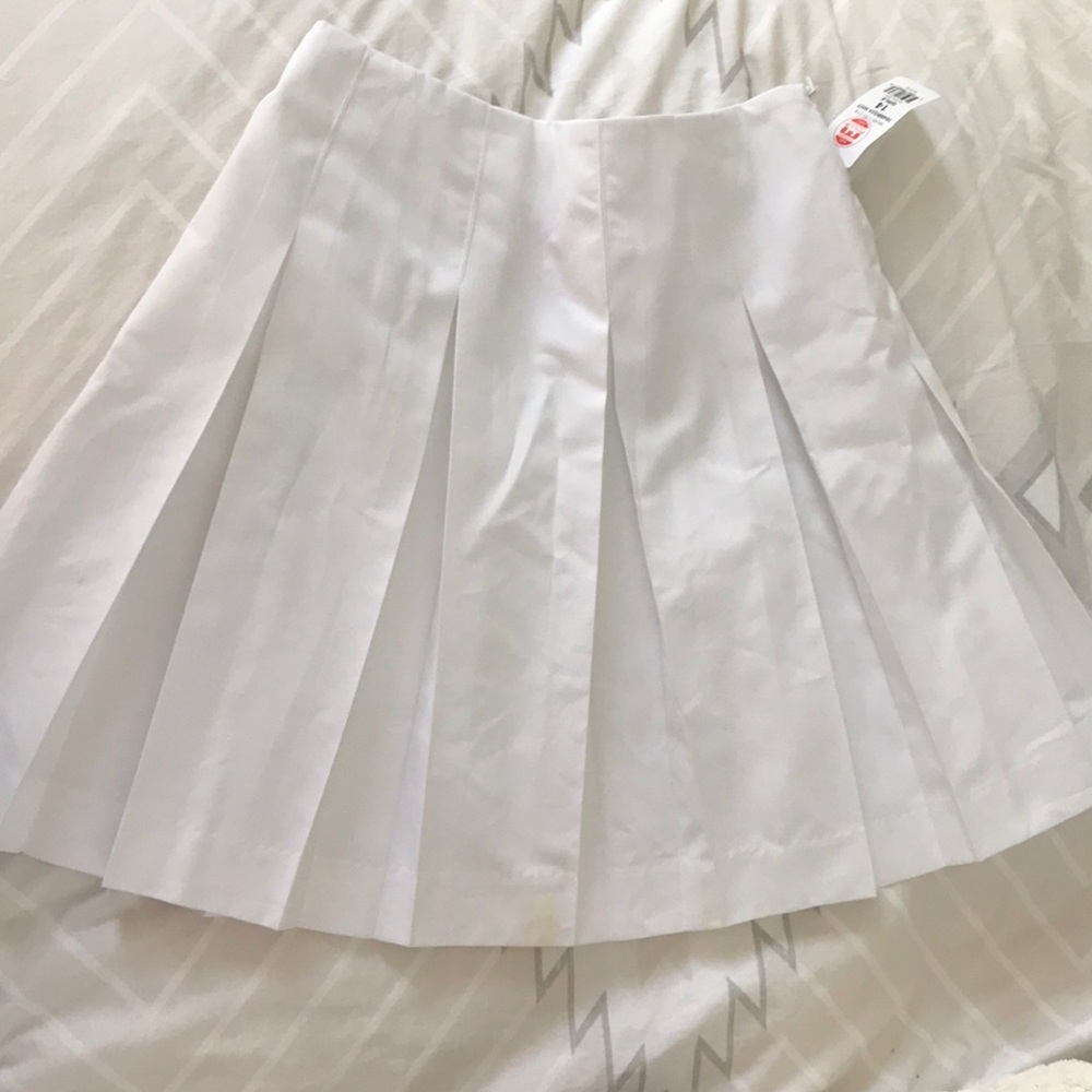 Millswear white pleated skirt